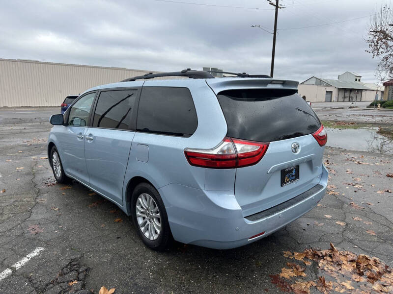 2015 Toyota Sienna