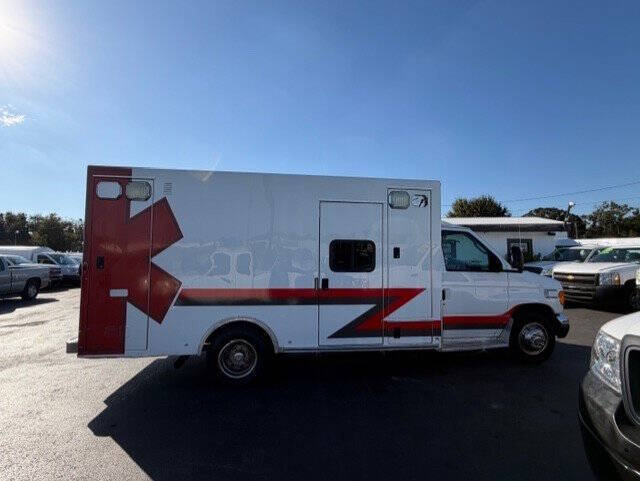 2003 Ford E-Series E-450 SD