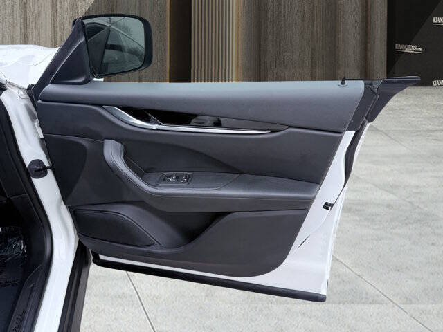 2023 Maserati Levante Modena