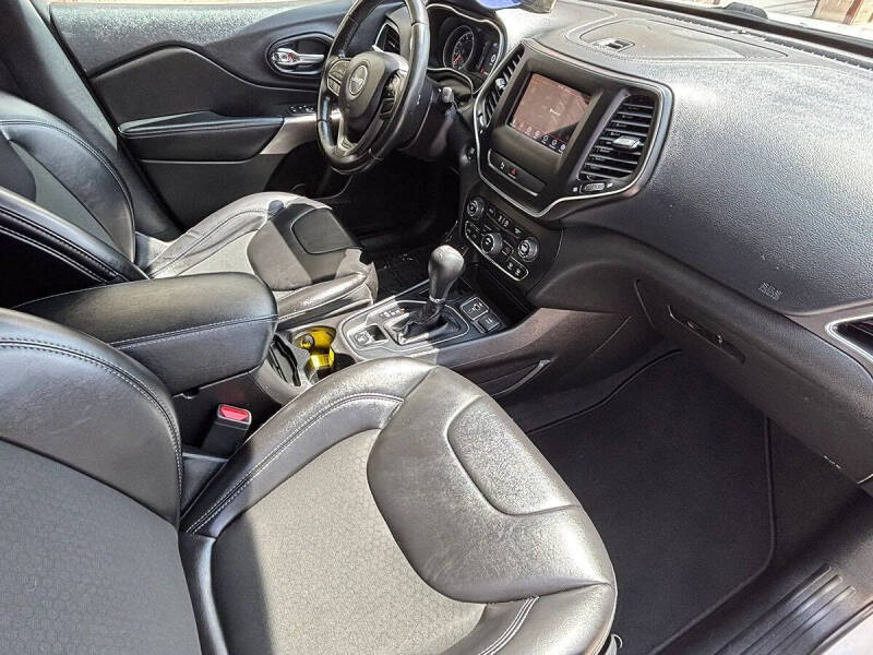 2019 Jeep Cherokee Latitude Plus