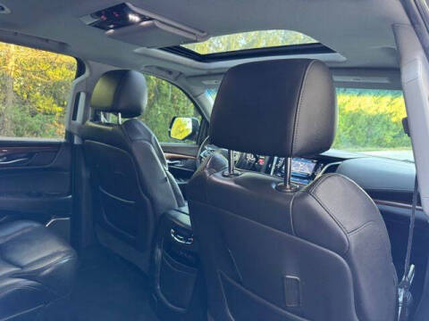 2017 Cadillac Escalade Luxury