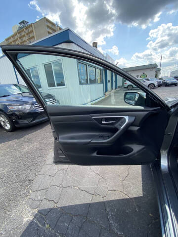 2017 Nissan Altima 2.5 SR