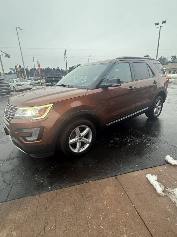 2017 Ford Explorer XLT's photo