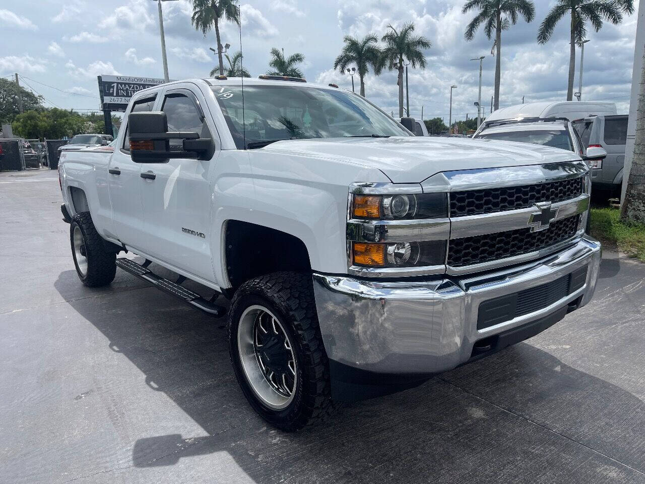 2019 Chevrolet Silverado HD Pickup - $37,900
