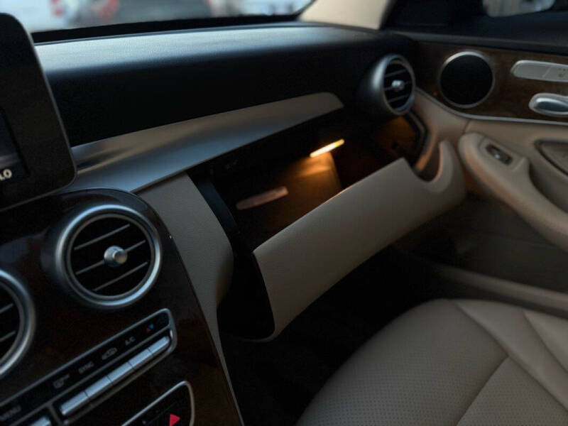 2017 Mercedes-Benz C-Class