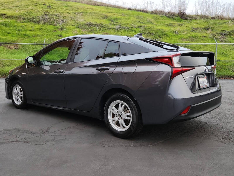 2019 Toyota Prius LE