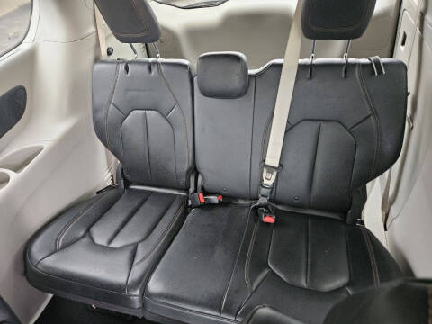 2018 Chrysler Pacifica Touring L Plus