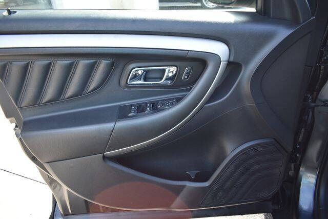 2017 Ford Taurus SEL