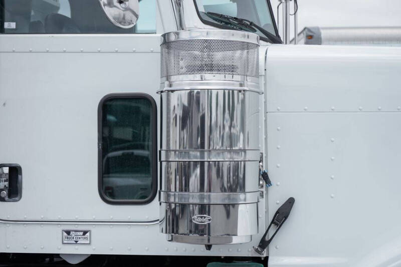 2020 Peterbilt 389