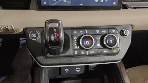 2020 Land Rover Defender 110 SE