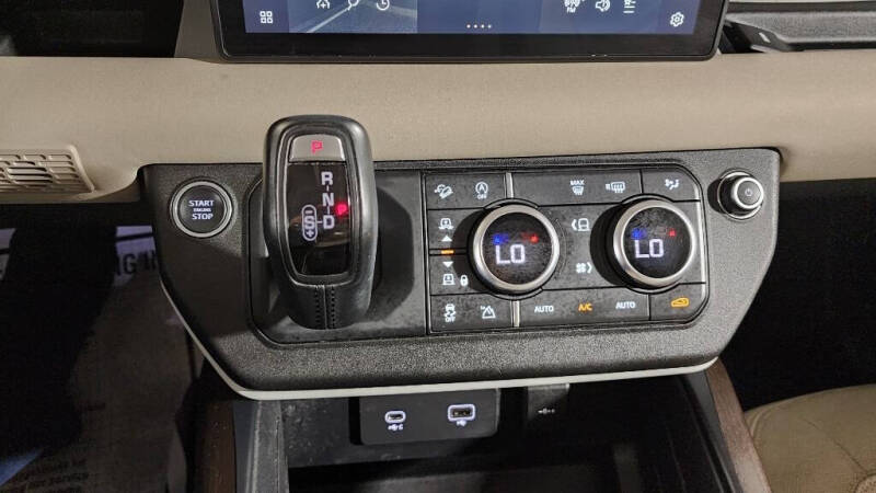 2020 Land Rover Defender 110 SE