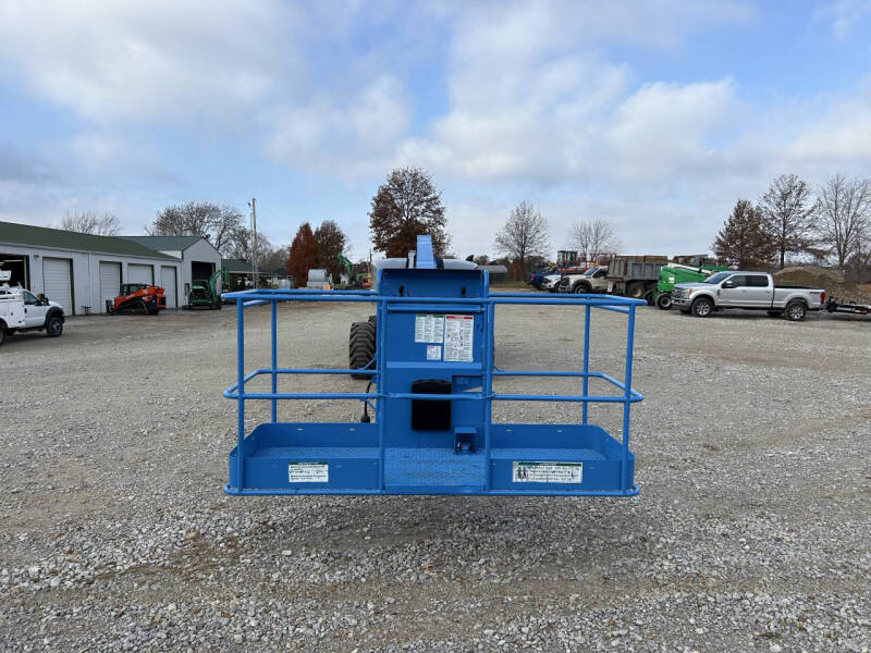 2015 Genie 80' Manlift