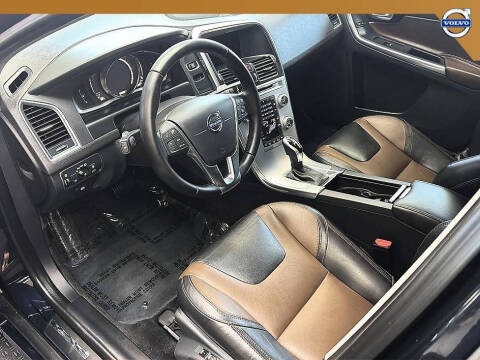 2017 Volvo XC60 T5 Dynamic