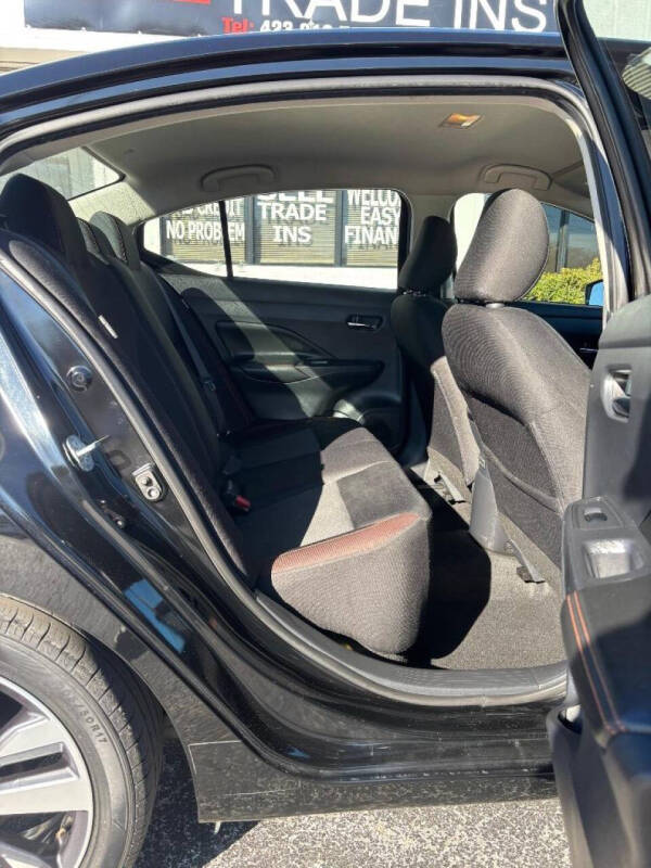 2021 Nissan Versa SR