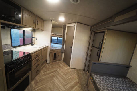 2021 Cruiser RV shadow  Cruiser