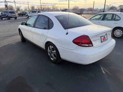 2005 Ford Taurus SE
