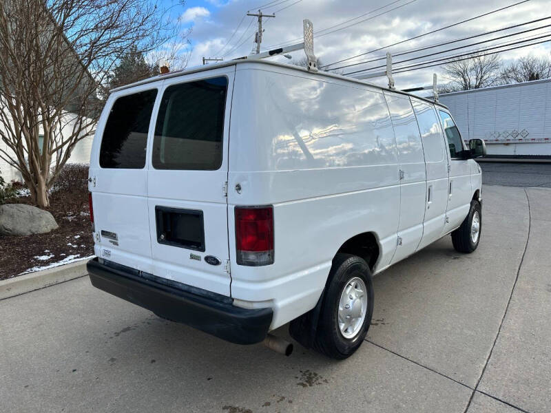 2013 Ford E-Series Econoline Van Commercial photo 9