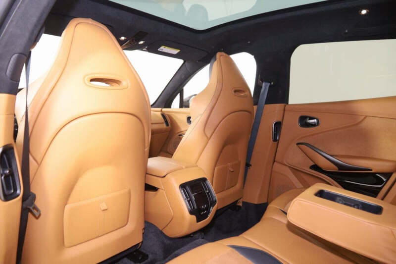 2023 Aston Martin DBX 707