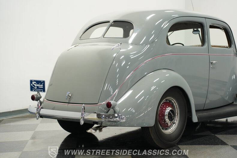 1937 Ford Tudor