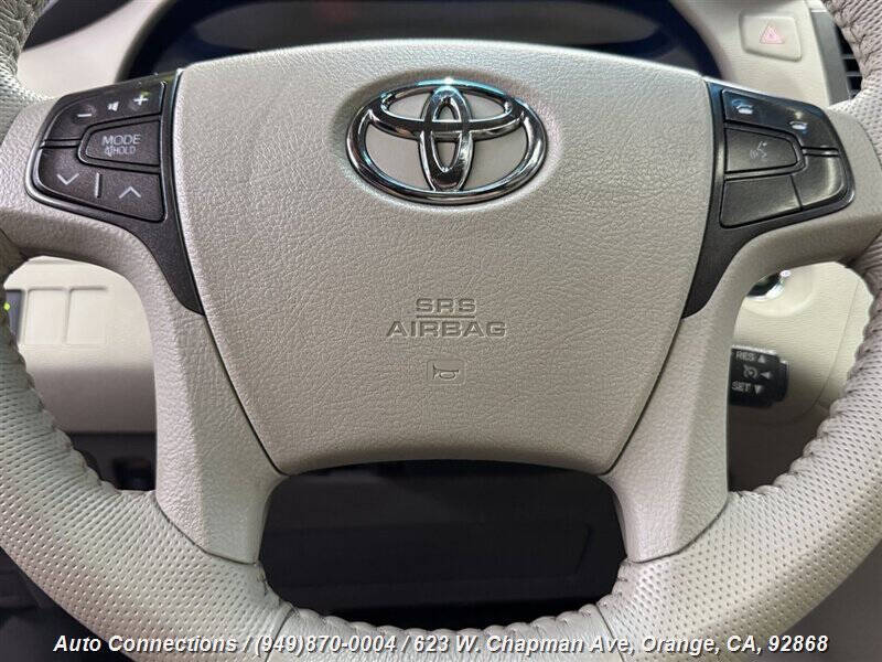 2013 Toyota Sienna XLE 8-Passenger