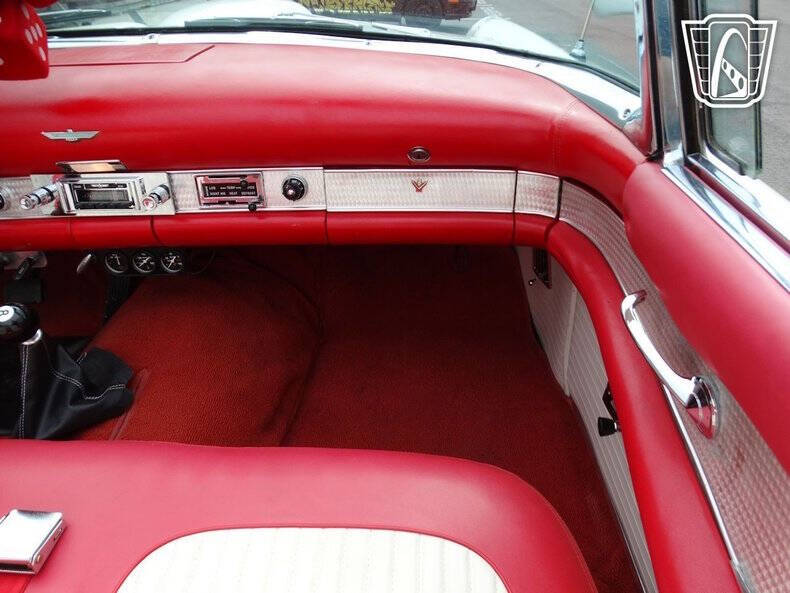 1956 Ford Thunderbird