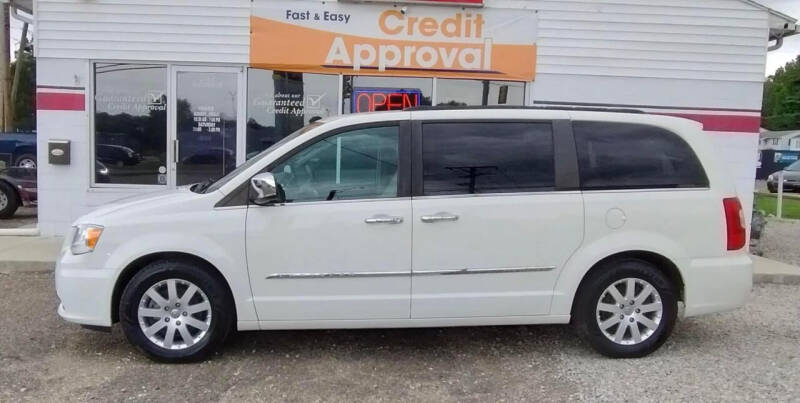 2012 Chrysler Town and Country for sale at MARION TENNANT PREOWNED AUTOS in Parkersburg WV