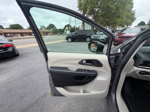 2023 Chrysler Pacifica Touring L