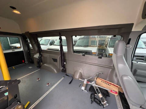 2013 Ford E-Series E-350 SD