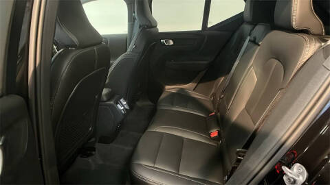 2025 Volvo XC40 B5 Plus Bright Theme