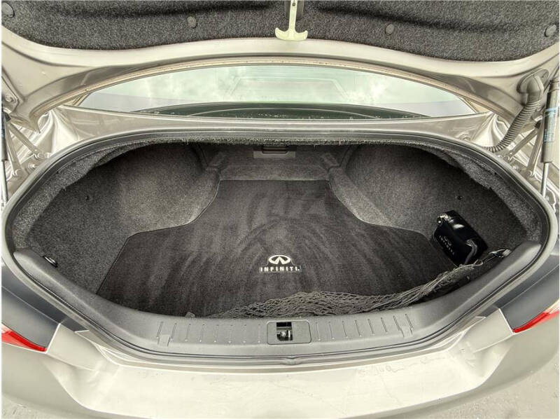 2013 Infiniti M37