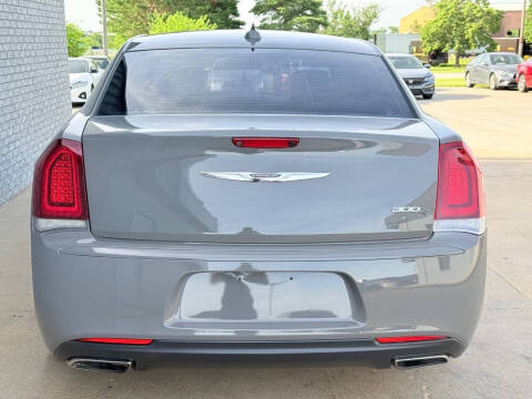 2018 Chrysler 300 S