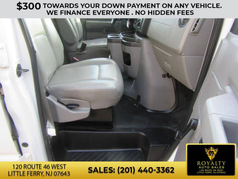 2011 Ford E-Series E-150 XLT