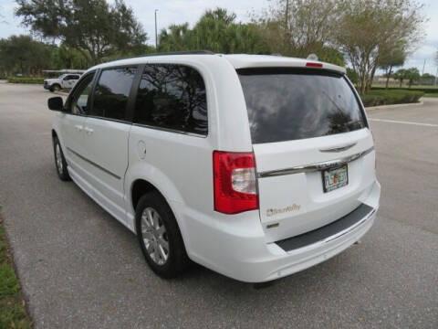 2014 Chrysler Town and Country Touring