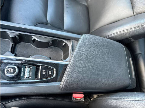 2018 Volvo XC60 T5 Momentum