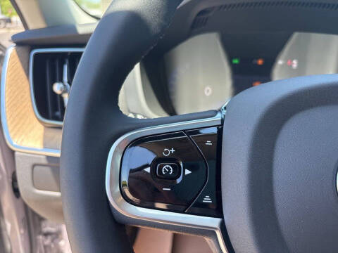 2026 Volvo XC60 T8 Plus