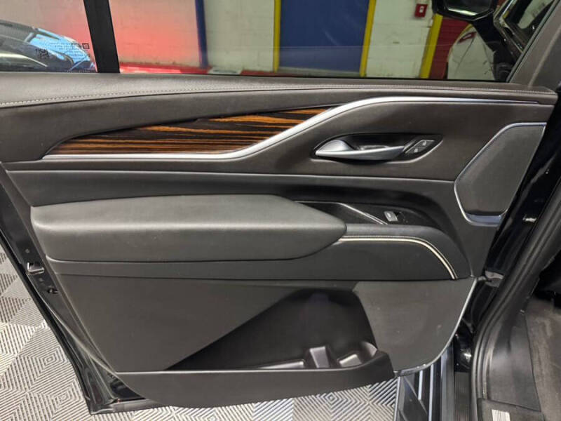 2023 Cadillac Escalade ESV Luxury