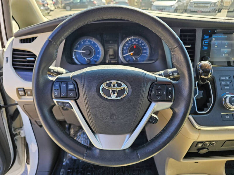2017 Toyota Sienna