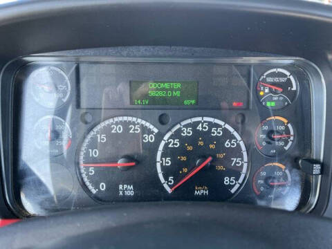 2017 Freightliner M2 106