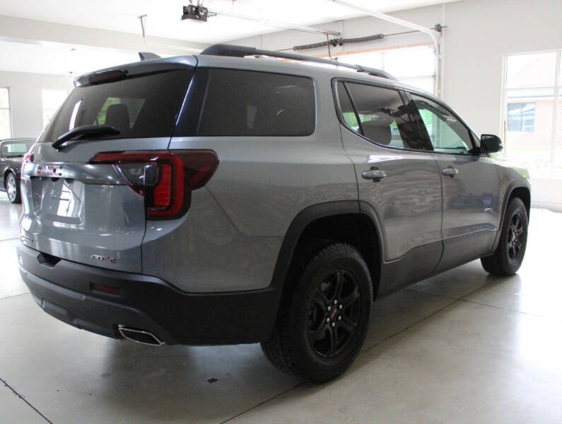 2023 GMC Acadia AT4
