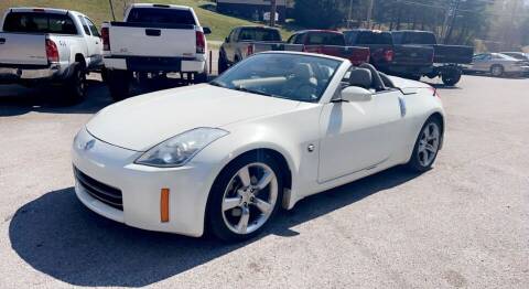 2006 Nissan 350Z for sale at North Knox Auto LLC in Knoxville TN
