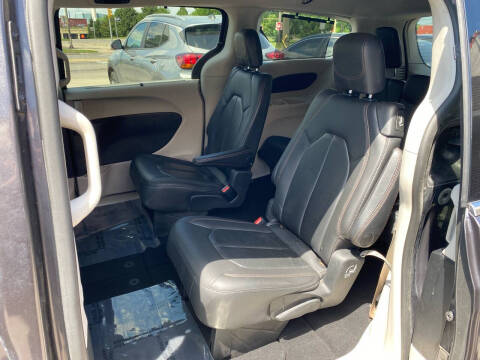 2020 Chrysler Pacifica Touring L