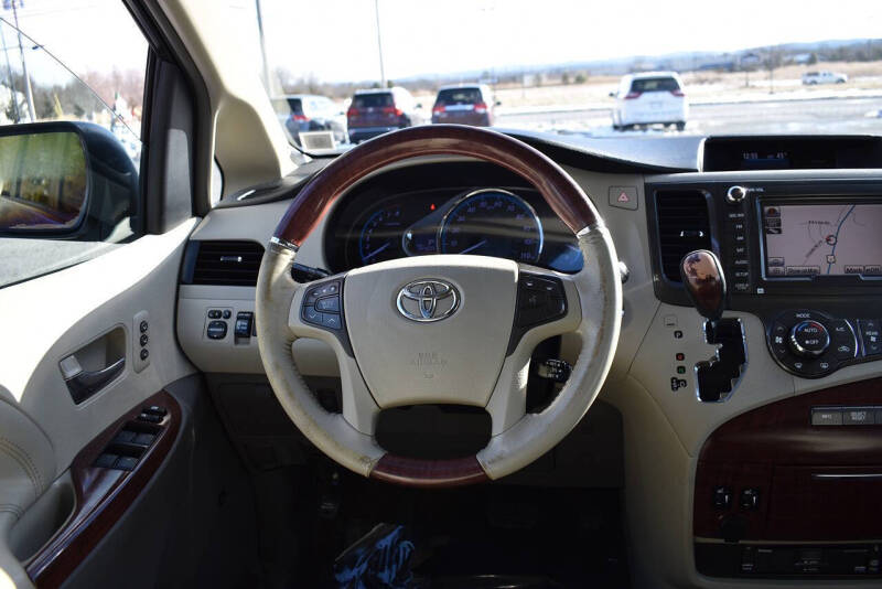 2013 Toyota Sienna Limited 7-Passenger