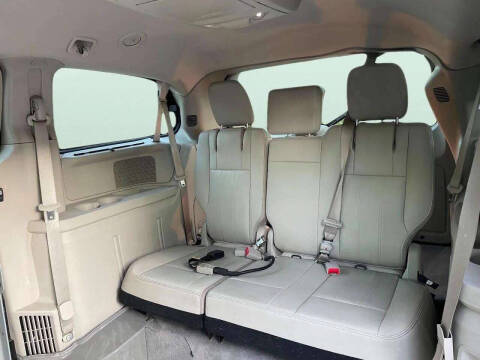 2014 Chrysler Town and Country Touring