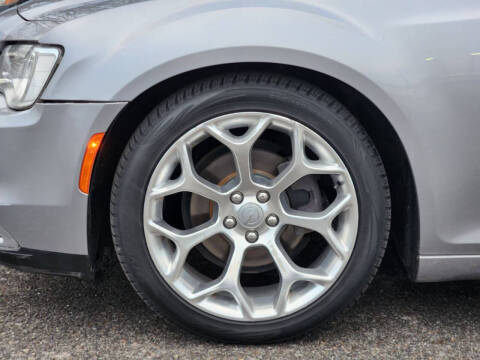 2017 Chrysler 300 C Platinum