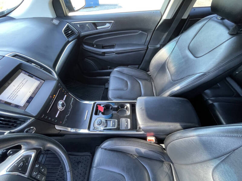 2019 Ford Edge Titanium