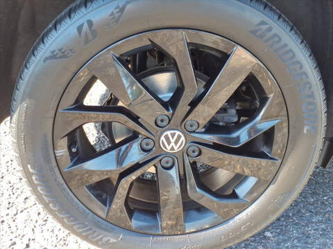 2023 Volkswagen Taos SE 4Motion