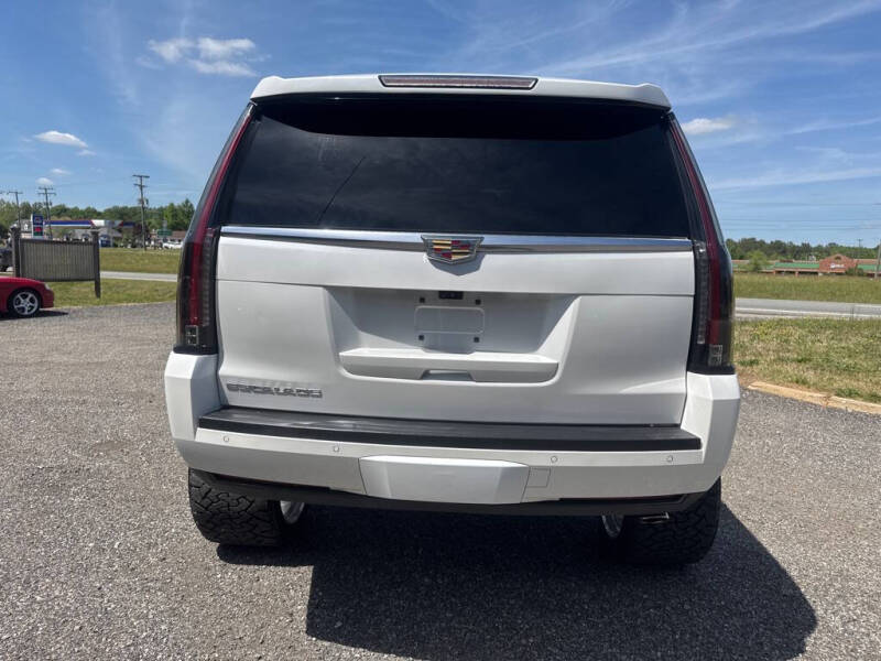 2017 Cadillac Escalade Luxury