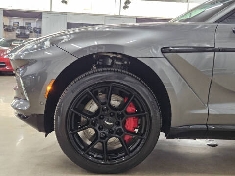 2022 Aston Martin DBX