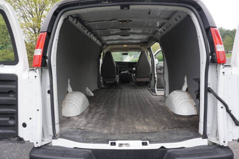 2023 GMC Savana 2500