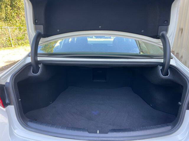 2017 Kia Cadenza Premium